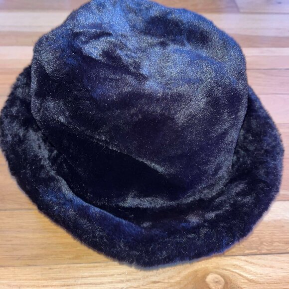 Black Fuzzy Trendy Buckethat for Winter *BRAND NEW* - Picture 4 of 4
